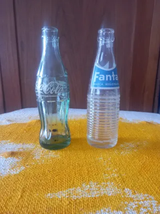 2 Bottiglie Vintage Coca-Cola e Fanta