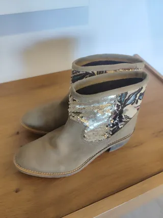 Botines Beige y Dorado Talla 36