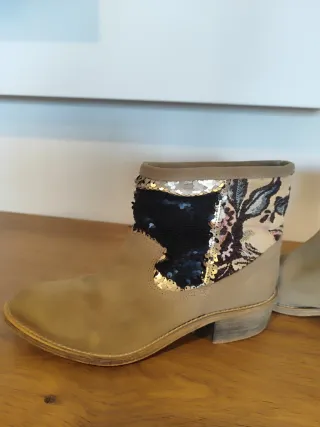 Botines Beige y Dorado Talla 36
