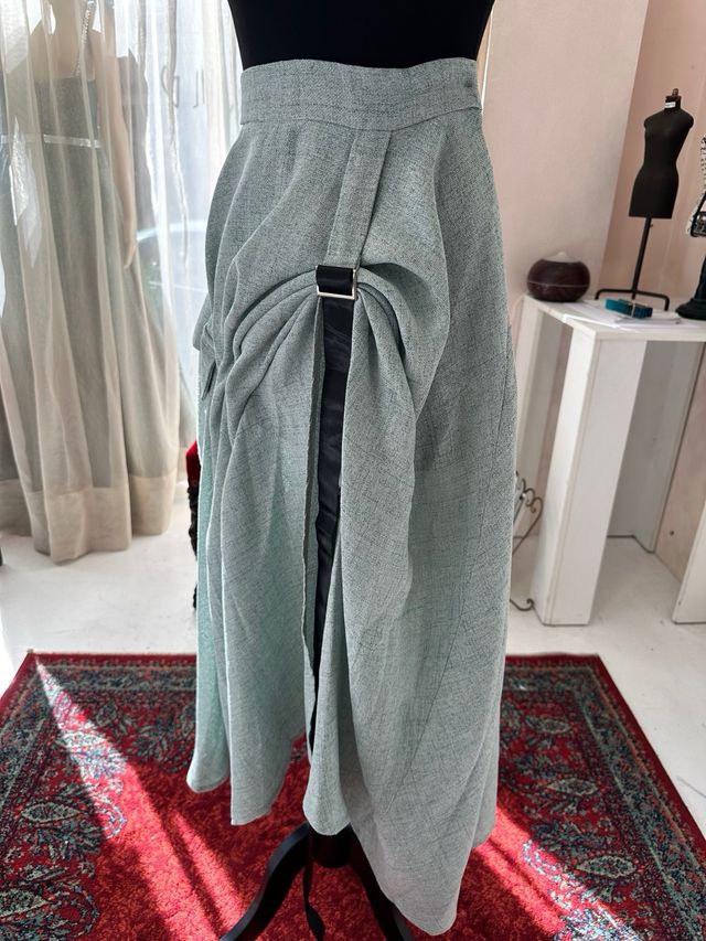 Falda larga asimétrica verde menta