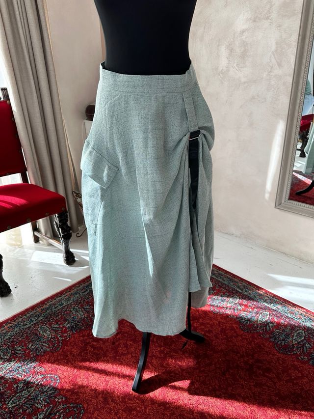 Falda larga asimétrica verde menta