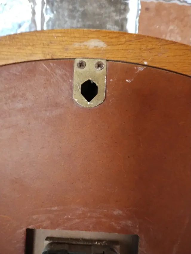 Reloj de pared grande de madera