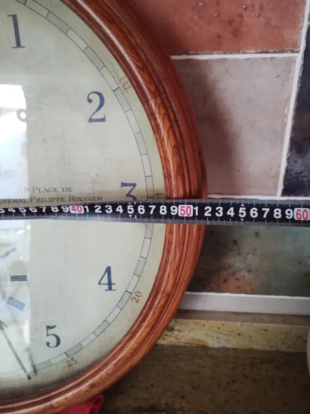 Reloj de pared grande de madera