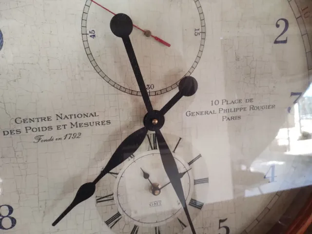 Reloj de pared grande de madera