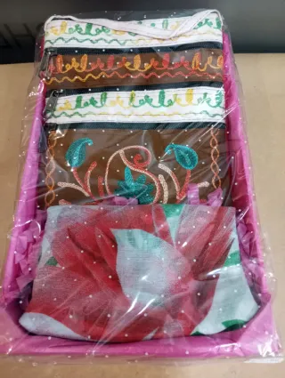 Lote regalo bolso y pañuelo bordado