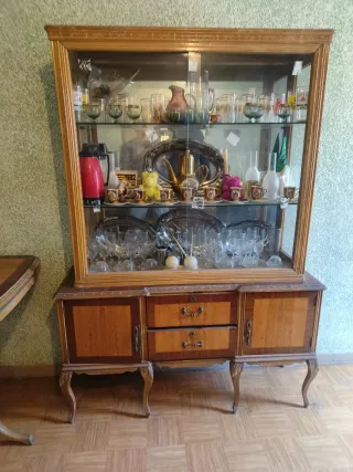 Mueble vitrina vintage, mesa y aparador con espejo