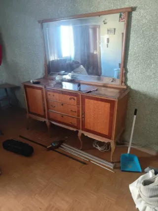 Mueble vitrina vintage, mesa y aparador con espejo