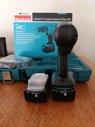 Taladro Makita 18V DHP453 + 2 baterías + Maletín