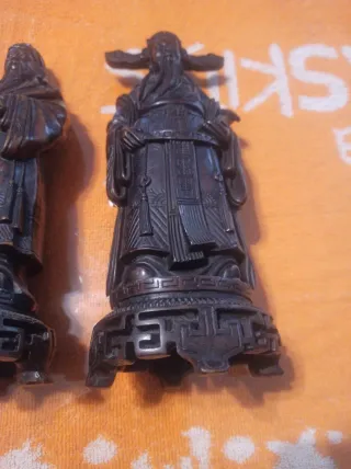 Figure Cinesi in Resina Marrone e Nero