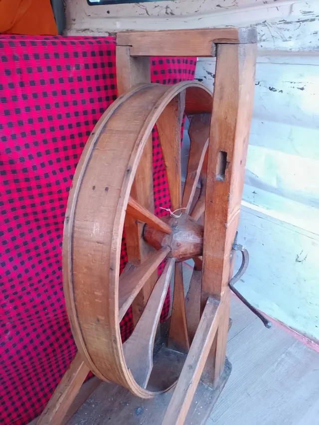 Rueca Antigua Grande Decorativa