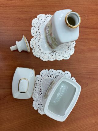 Adornos de porcelana cisnes