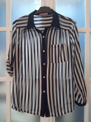 Camisa de rayas semitransparente
