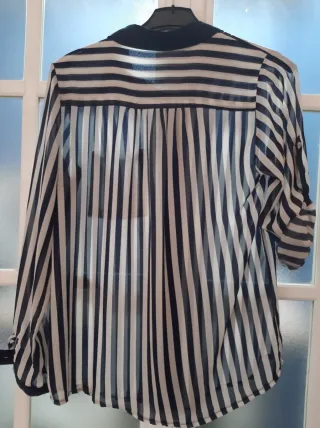 Camisa de rayas semitransparente