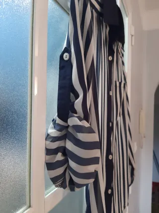 Camisa de rayas semitransparente