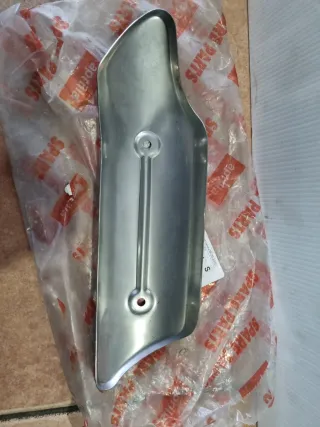 Embellecedor Escape Aprilia Pegaso 650 Nuevo