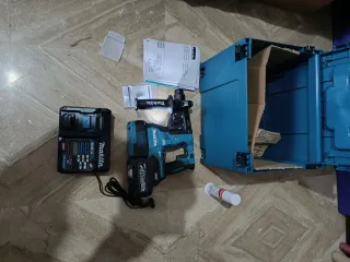 Makita HR001G Trapano Martellatore SDS-Plus.