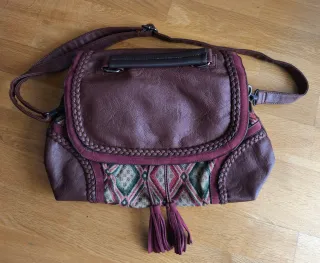 Bolso bandolera marrón, granate y verde