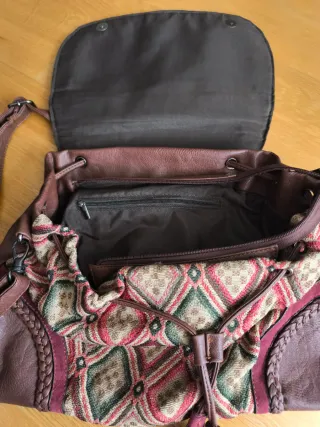 Bolso bandolera marrón, granate y verde