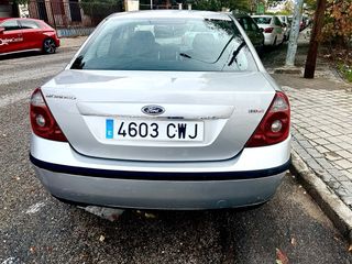 Ford Mondeo 2004 en muy buen estado