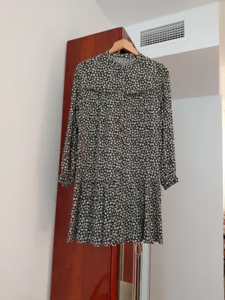 Vestido estampado floral negro y verde