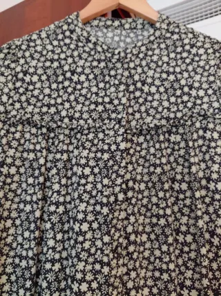 Vestido estampado floral negro y verde