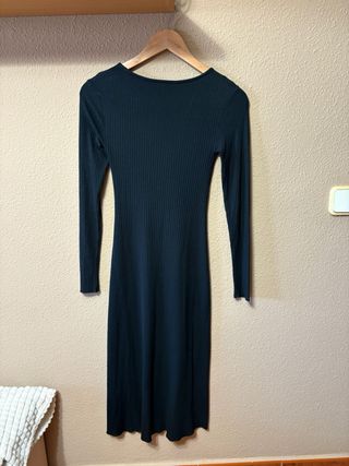 Vestido negro Stradivarius anilla S