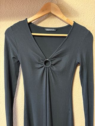 Vestido negro Stradivarius anilla S