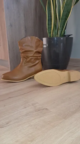 Botas marrones mujer tacón bajo punta redonda