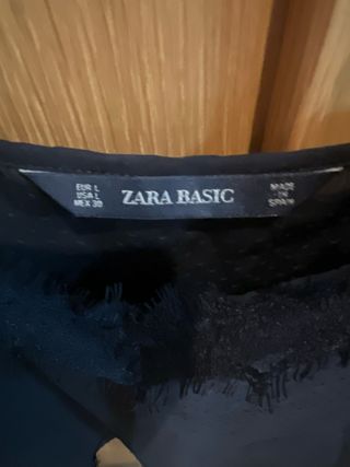 Blusa Zara tirantes encaje negra