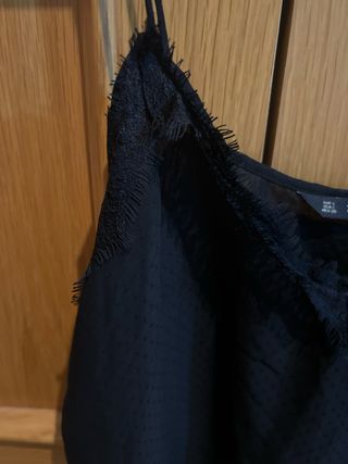 Blusa Zara tirantes encaje negra