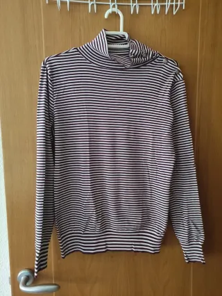 Jersey cuello alto rayas morado y blanco