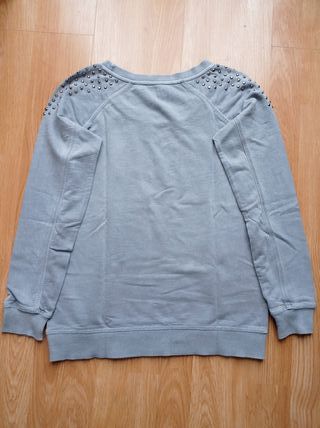 Sudadera gris tachuelas Talla XS