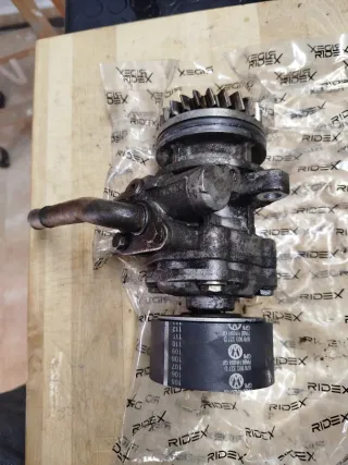 Bomba dirección asistida VW T5