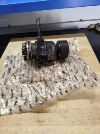 Bomba dirección asistida VW T5