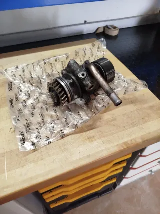 Bomba dirección asistida VW T5