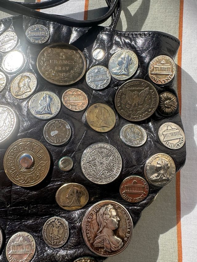 Bolso vintage con monedas