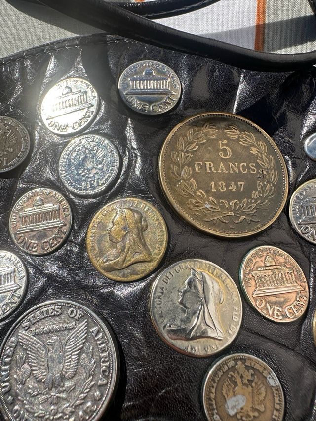 Bolso vintage con monedas