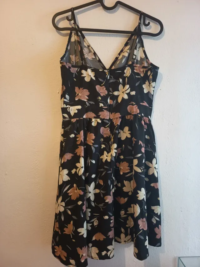 Vestido estampado floral negro