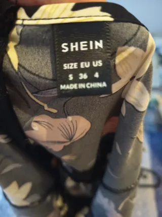 Vestido estampado floral negro