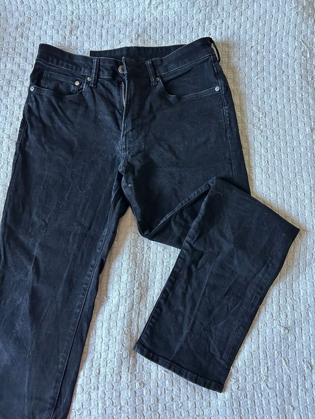 Pantalones negros straight fit