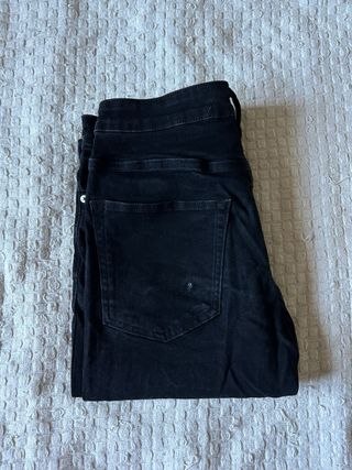 Pantalones negros straight fit