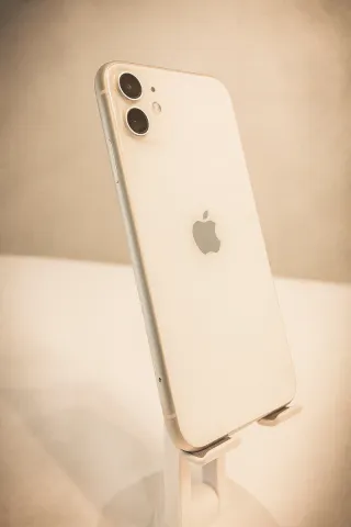 iPhone 11 128GB • Reacondicionado (0usos)