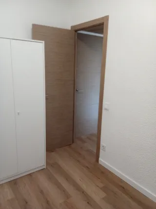 Montaje e instalación de puertas