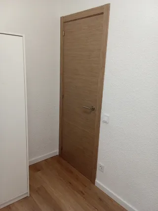 Montaje e instalación de puertas