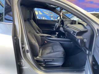 Lexus UX 2.0 250H Business Navigation 184cv Hybrid