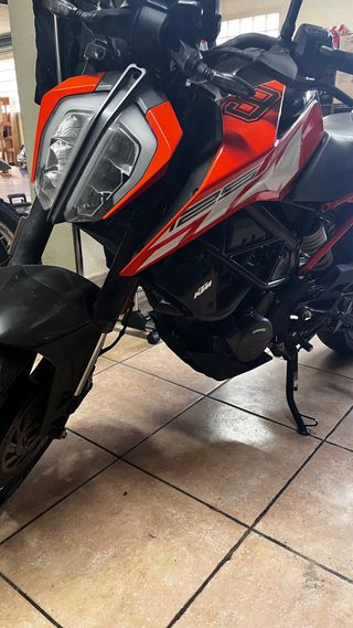 Moto KTM 125 Duke Naranja