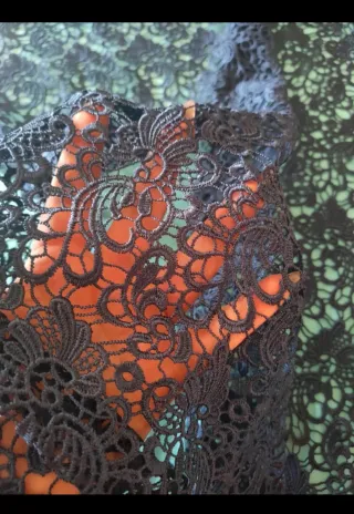 Centrotavola blu in pizzo