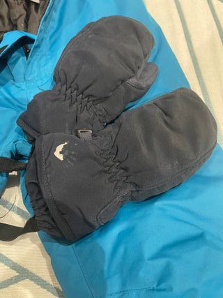 REBAJADO. Casco y pantalón esquí niño + manoplas