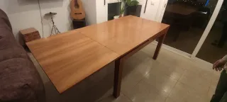 Mesa de comedor extensible de madera