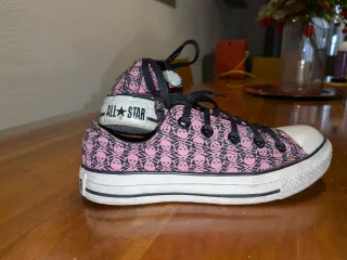 Zapatillas. Converse All Star Talla 36